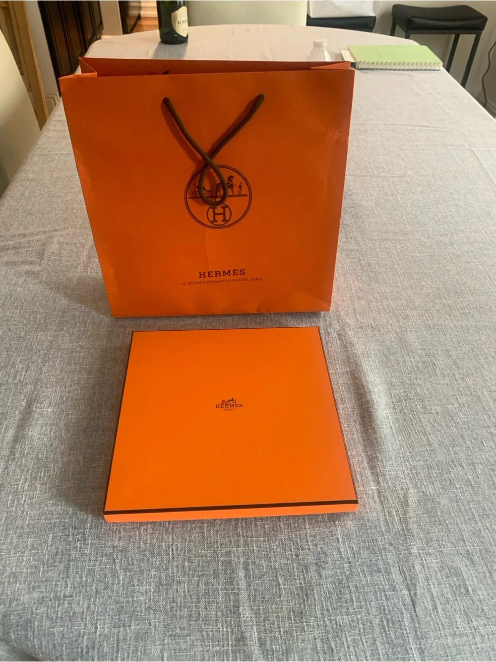 NWT - Hermes - La Nature en Voyage Scarf 90 - Blanc/Vert Loden